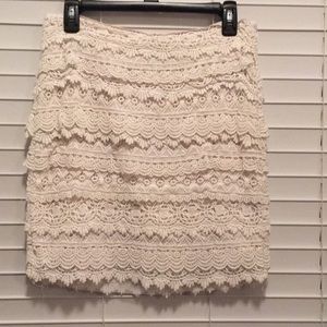 Lace white skirt